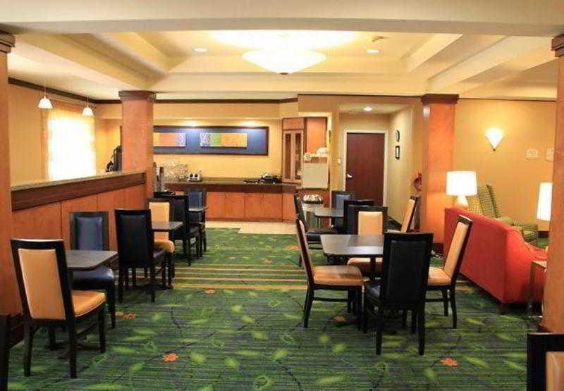 Fairfield Inn & Suites Denton Exterior photo